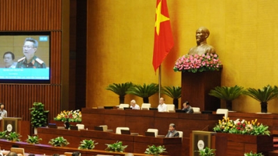 Завершилось заседание парламента СРВ по социально-экономическому положению страны